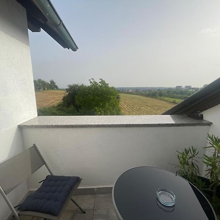 Vila Milka - Balkon - Besplatan Parking - Samostalna Prijava Karlovac Eksteriør bilde