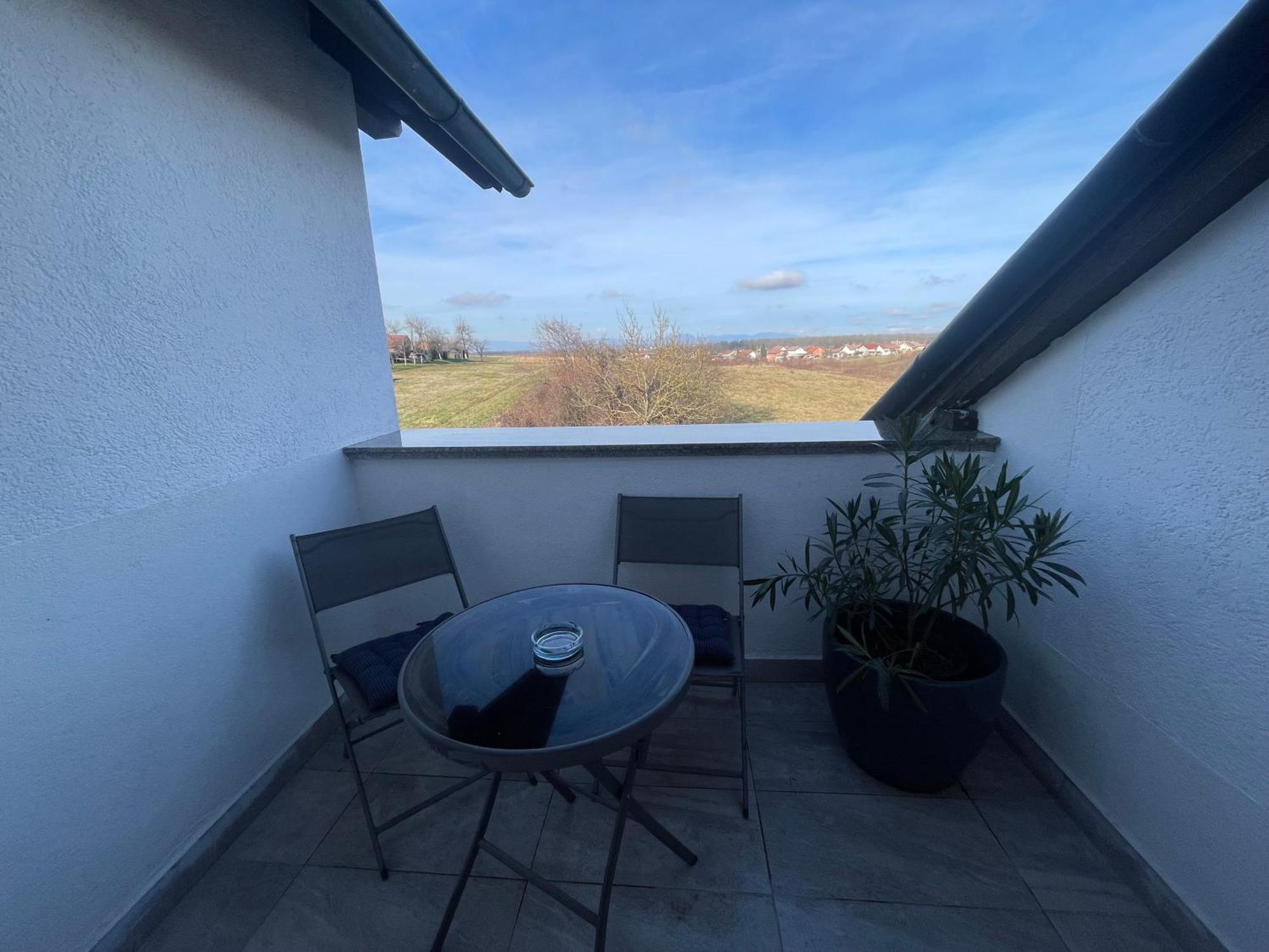 Vila Milka - Balkon - Besplatan Parking - Samostalna Prijava Karlovac Eksteriør bilde